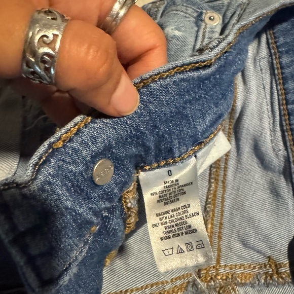 Aeropostale
Mom short
Denim
Size 0 - Picture 3 of 3